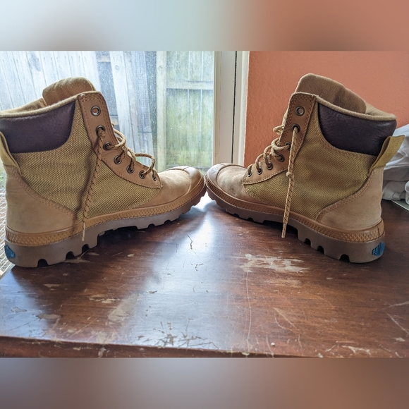 Palladium Waterproof Hiking / All-Weather Boots 🥾 - Picture 4 of 6